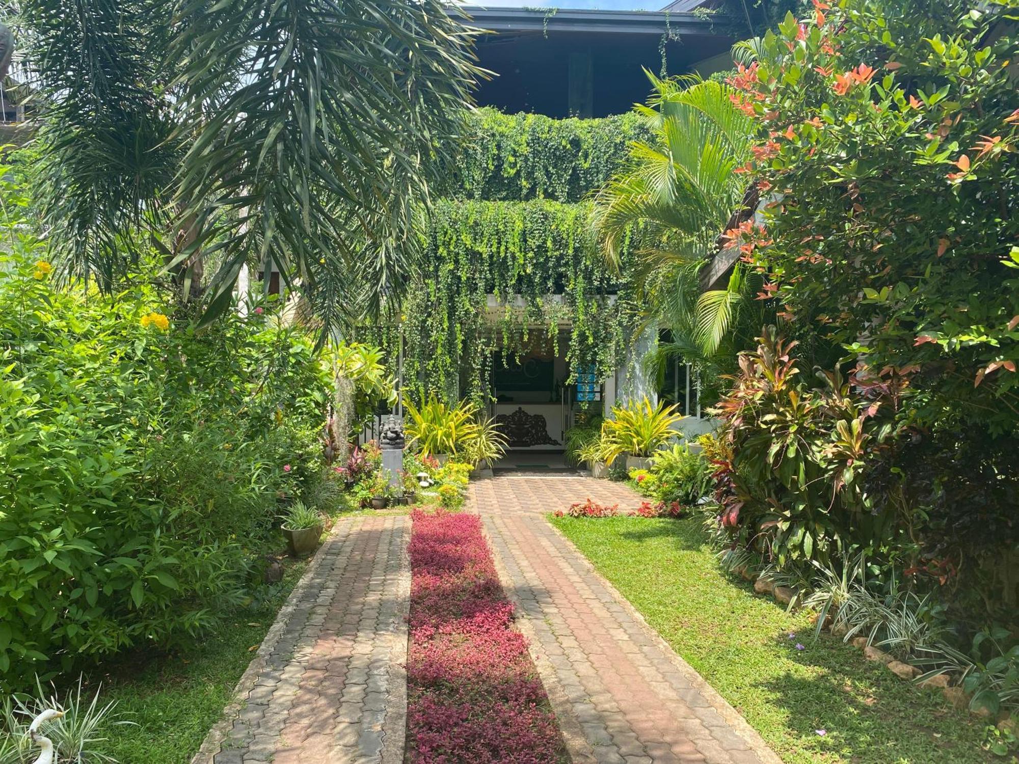 Waasala Leisure Hotel Anuradhapura Exterior foto